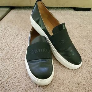 Black boat shoes
